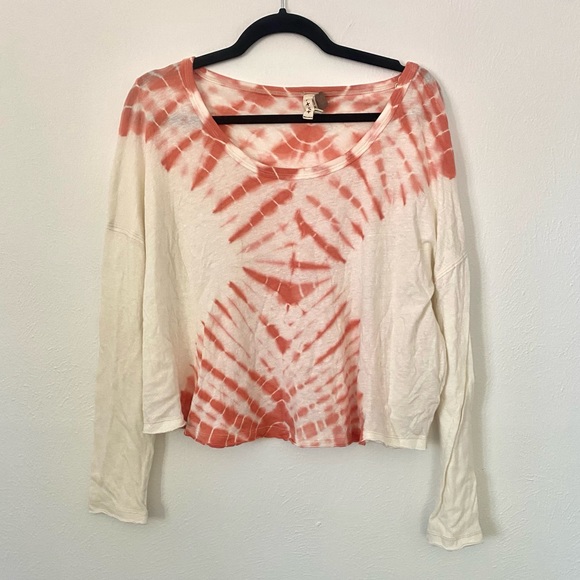 We The Free Tie Dye Cream Pink Long Sleeve Cropped Shirt Size Small - Picture 1 of 6